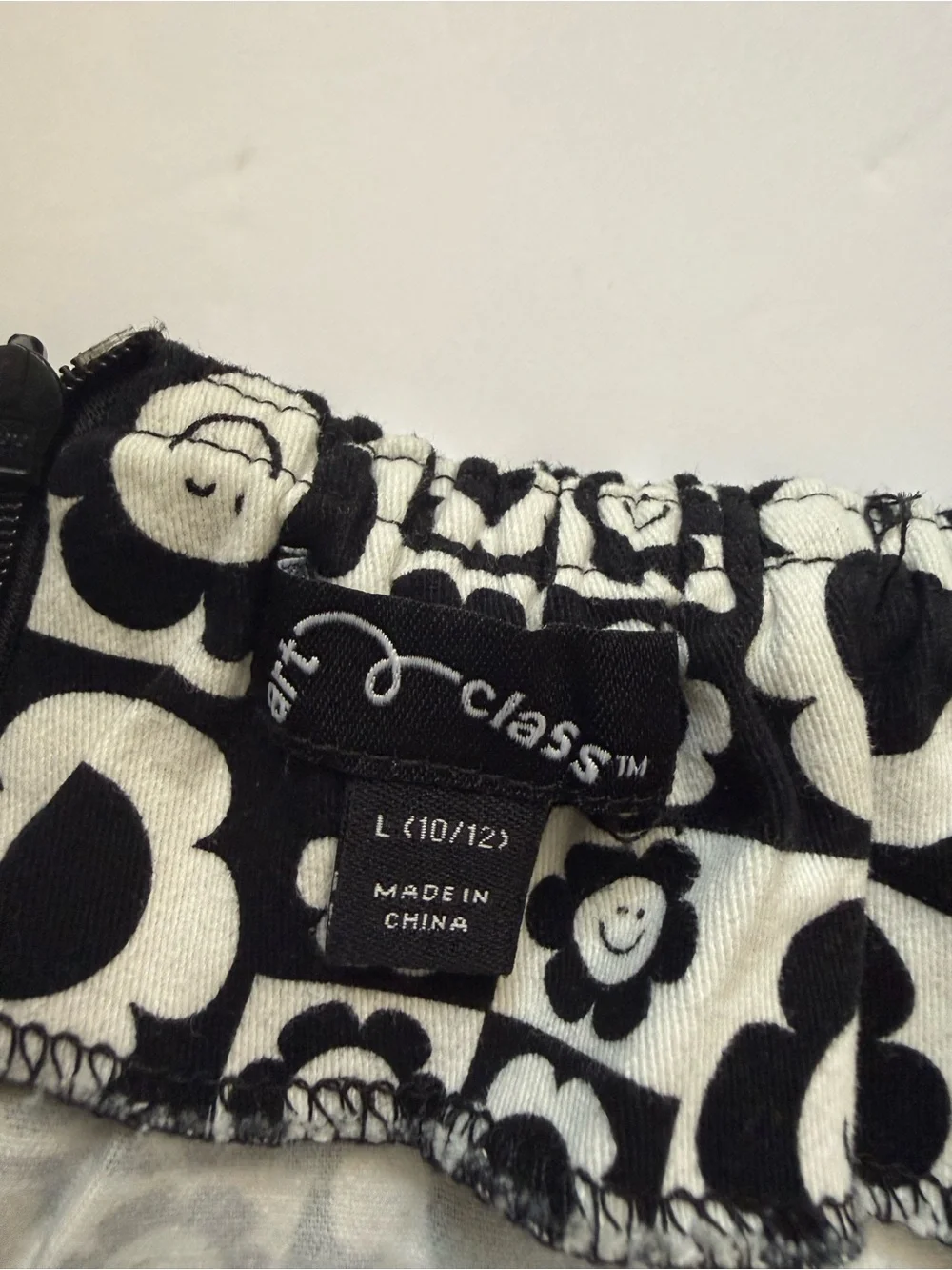 art class Black and White Floral Smiley Mini Skirt